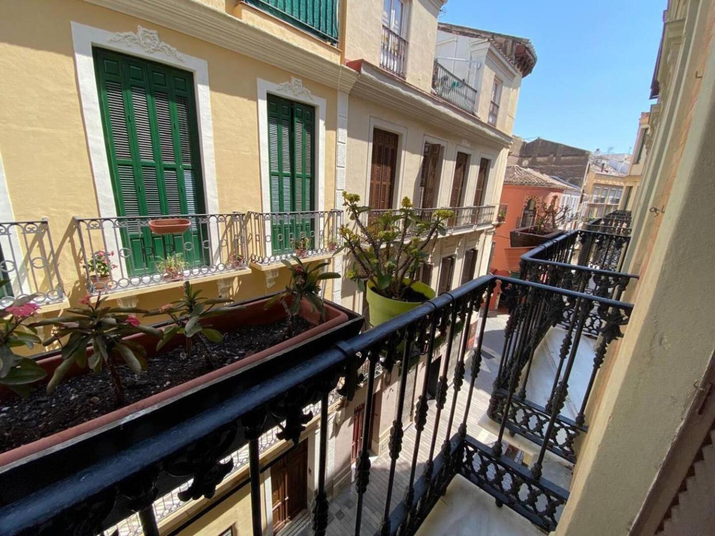 Alma De 2br With Art History & Comfort In The Heart Of The *