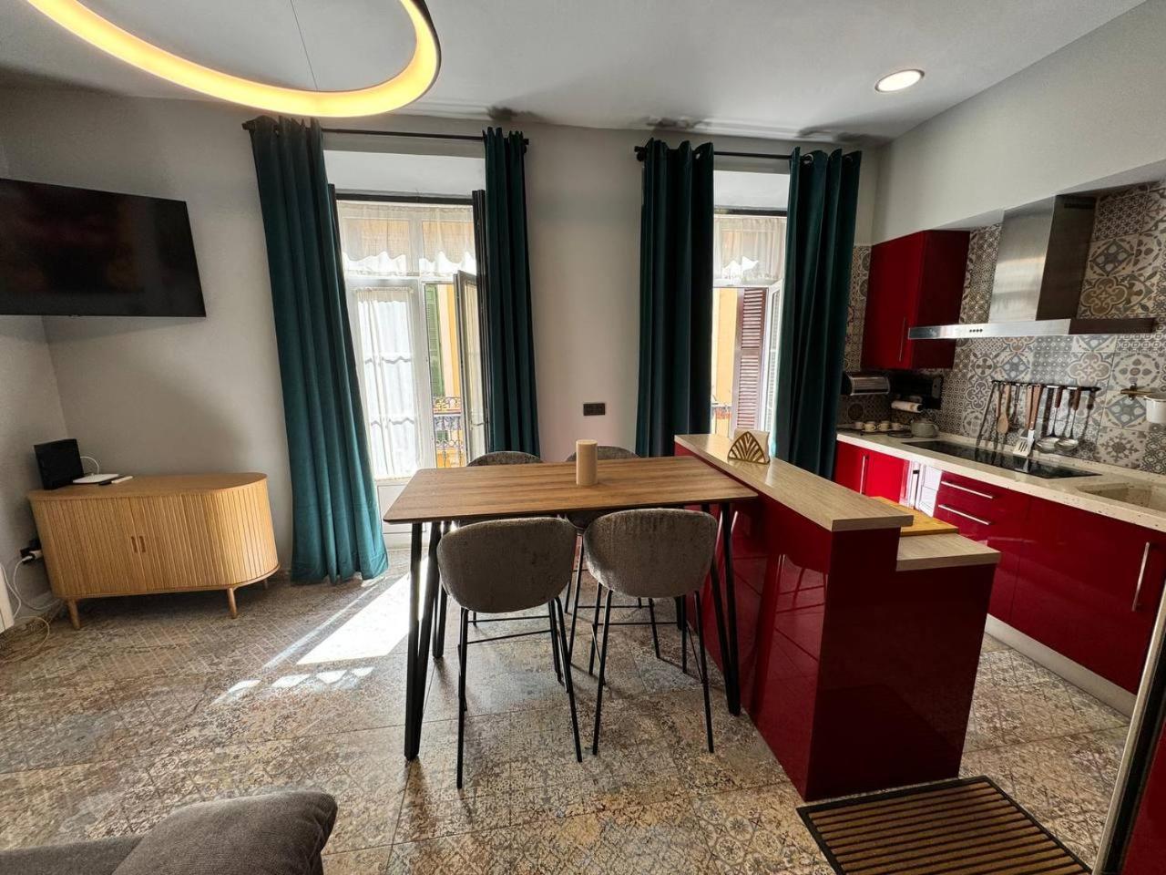 Alma De 2br With Art History & Comfort In The Heart Of The * Málaga