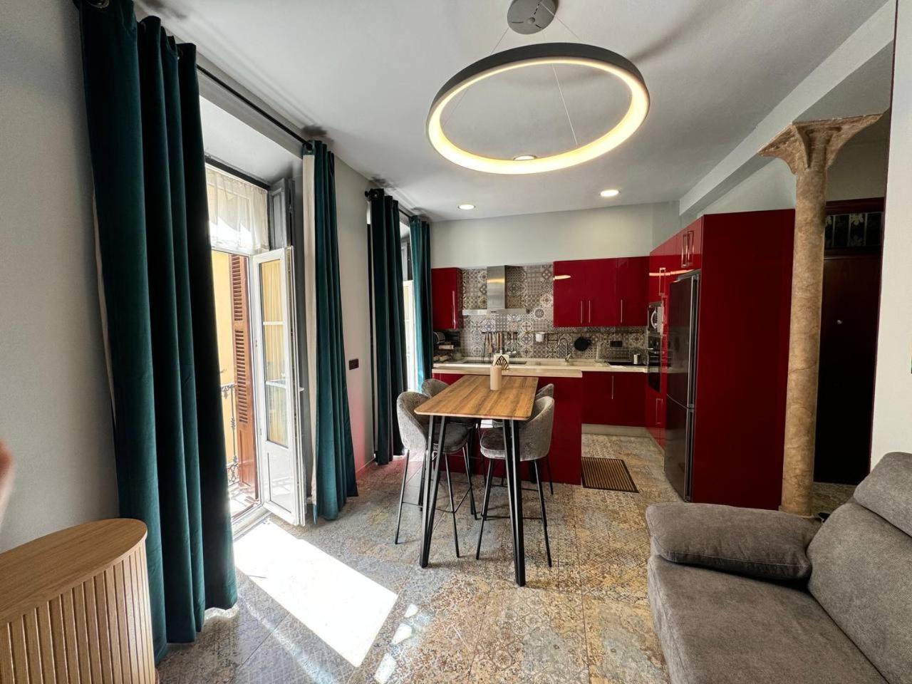 Alma De 2br With Art History & Comfort In The Heart Of The Apartment *