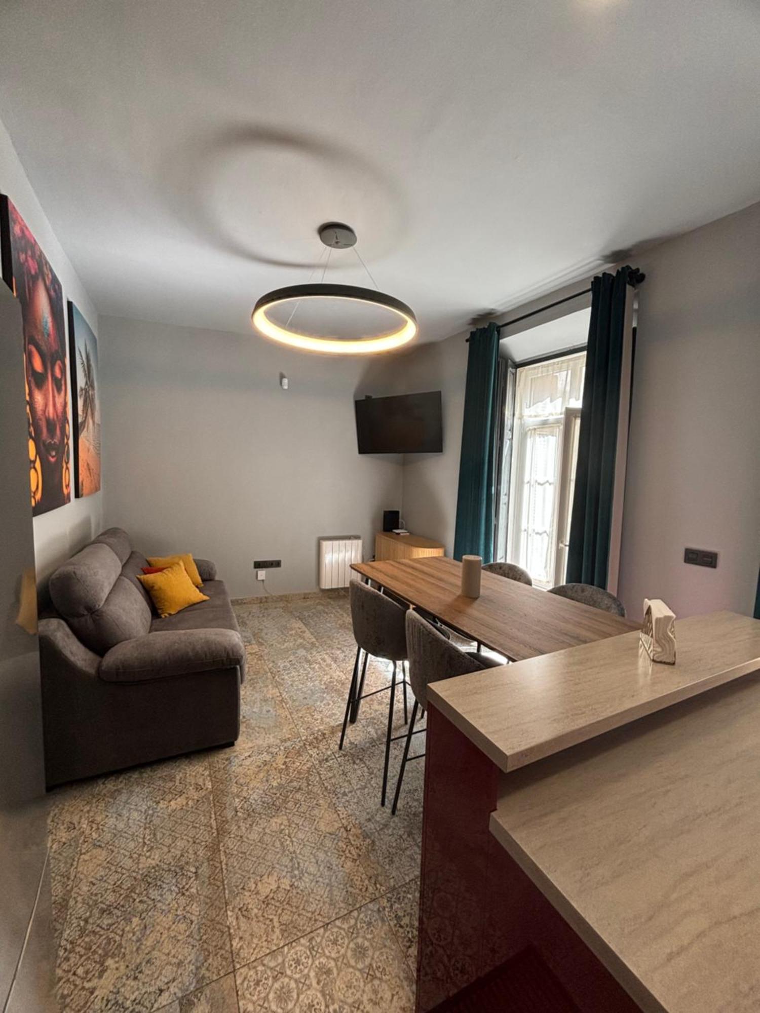 Apartment Alma De 2br With Art History & Comfort In The Heart Of The